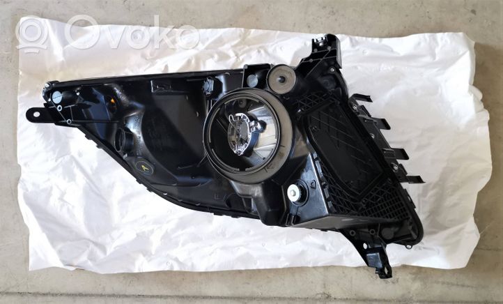 Toyota Prius (XW20) Lampa przednia 8113047070