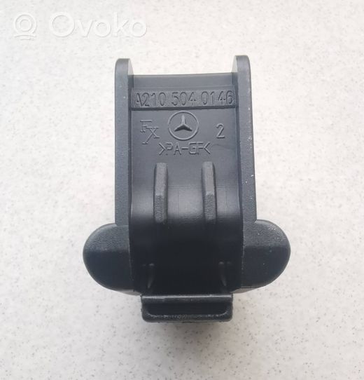 Mercedes-Benz E W210 Staffa di montaggio del radiatore A2105040146