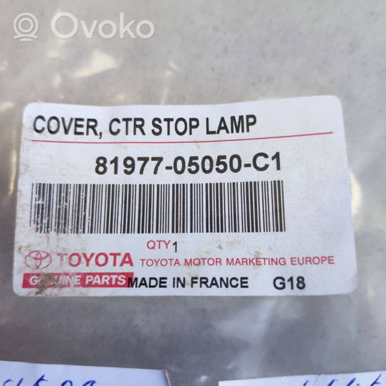 Toyota Avensis T270 Trzecie światło stop 8100605010