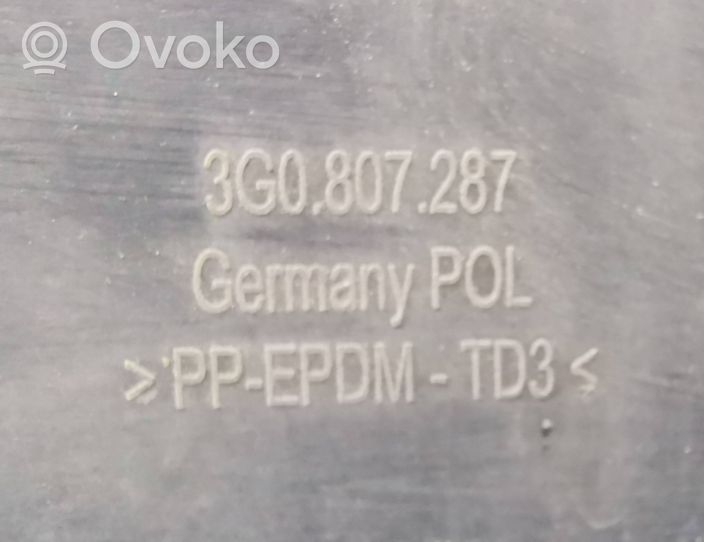 Volkswagen PASSAT B8 Ramka przedniej tablicy rejestracyjnej 3G0807287