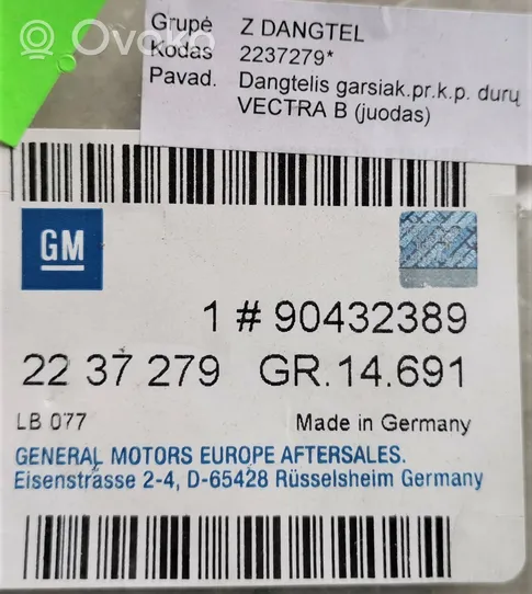 Opel Vectra B Maskownica głośnika drzwi przednich 90503291