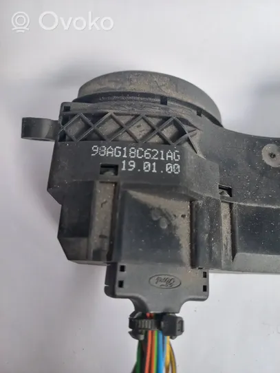 Ford Focus Przycisk / Przełącznik ogrzewania szyby przedniej / czołowej 98AG18C621AG