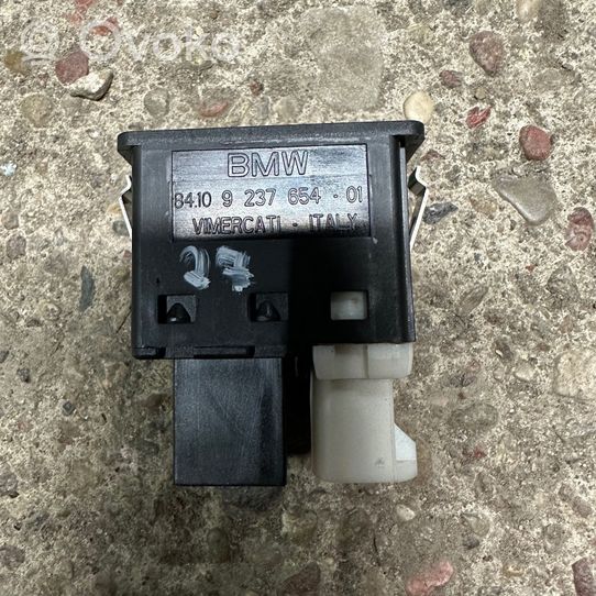 BMW 5 F10 F11 USB socket connector 9237654