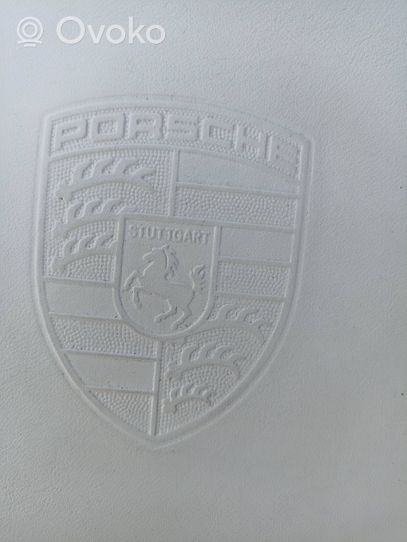 Porsche Cayenne (92A) Zagłówek fotela tylnego 