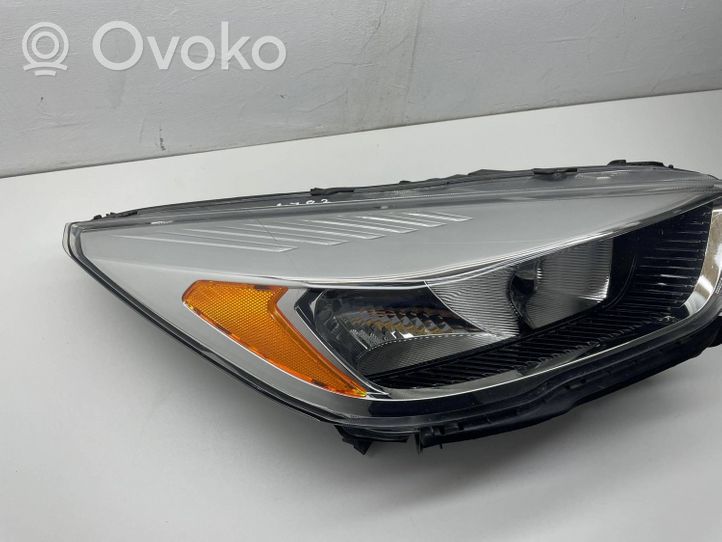 Ford Kuga II Lampa przednia GV4113W029AD