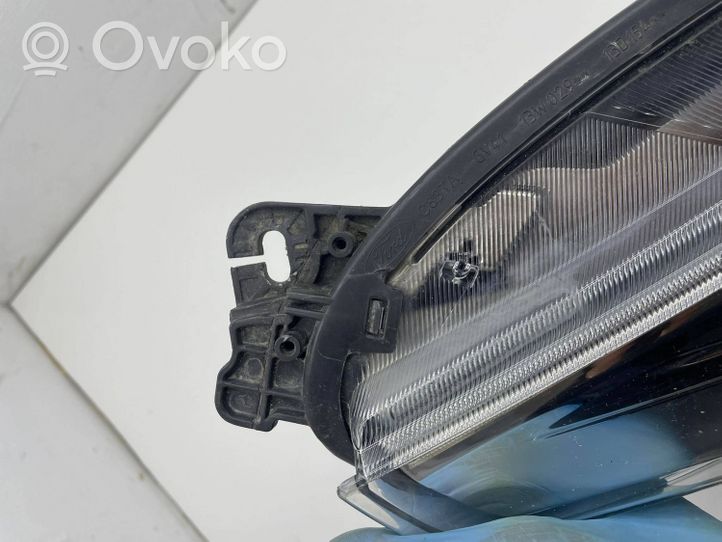 Ford Kuga II Lampa przednia GV4113W029AD