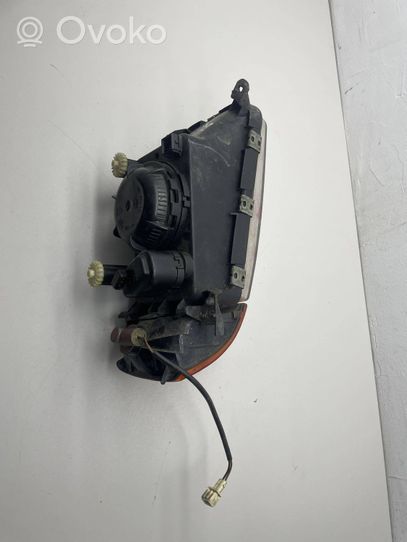 Volkswagen PASSAT B3 Lampa przednia 134728-00