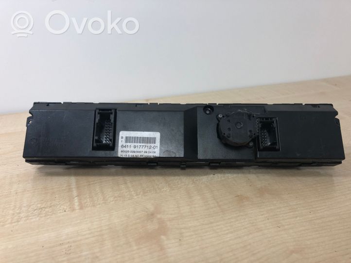 BMW 5 E60 E61 Oro kondicionieriaus/ klimato/ pečiuko valdymo blokas (salone) 64119177712