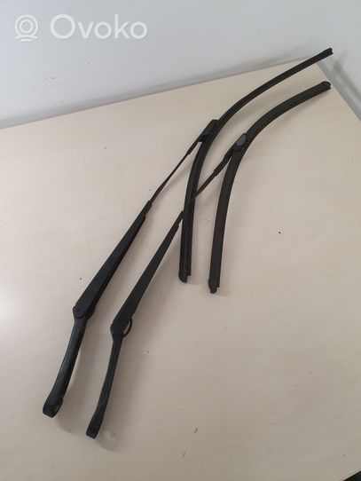 Opel Astra J Windshield/front glass wiper blade 3392125736