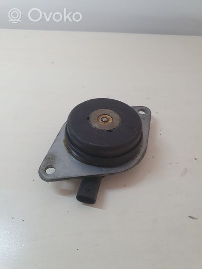 Opel Astra J Valvola di controllo dell’olio 55562223