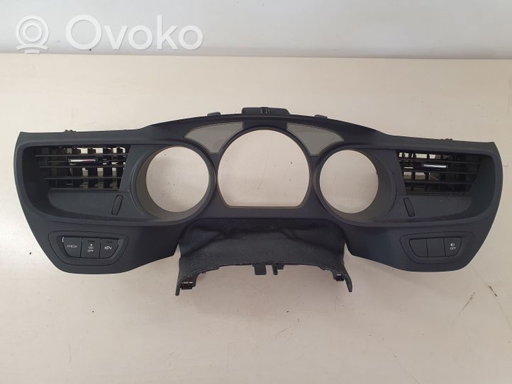 Citroen C5 Verkleidung des Armaturenbretts 9682386677