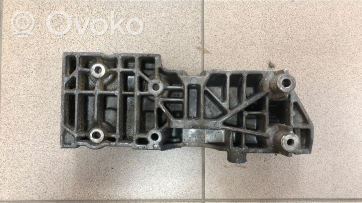 Volvo S40, V40 A/C compressor mount bracket 9146253