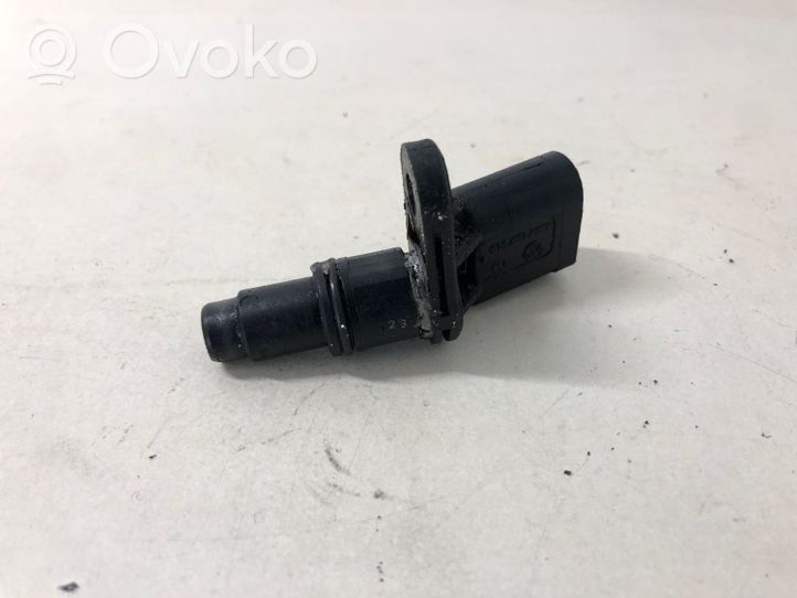 Volkswagen Transporter - Caravelle T5 Camshaft position sensor 070907601A