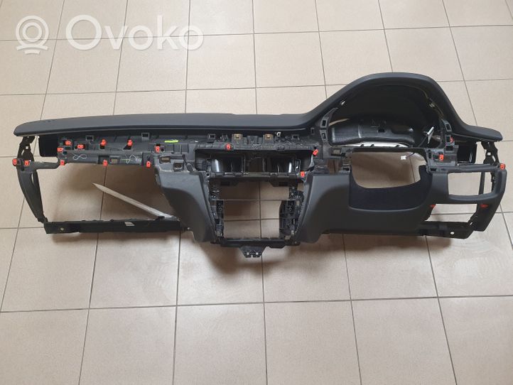 BMW X5 F15 Kojelauta IM2300T1