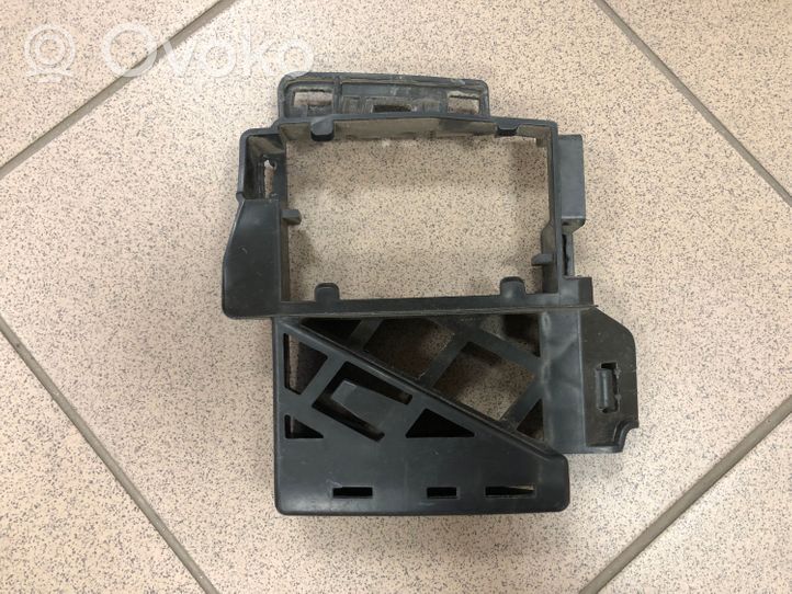 Mercedes-Benz GLE (W166 - C292) Staffa angolare del supporto di montaggio del paraurti A1668855614