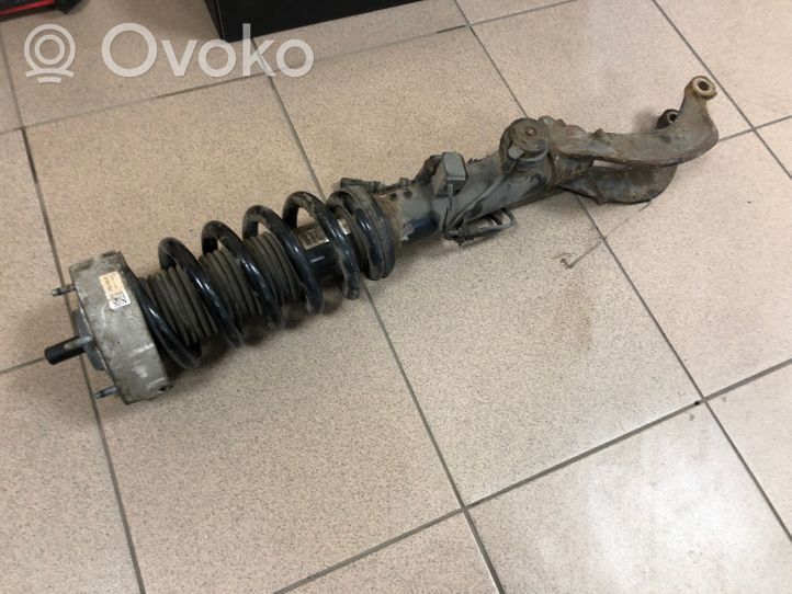 BMW X5 F15 Priekinis amortizatorius su spyruokle 6863173