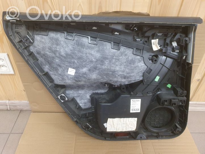 Volkswagen PASSAT B6 Takaoven verhoilu 3C5867212