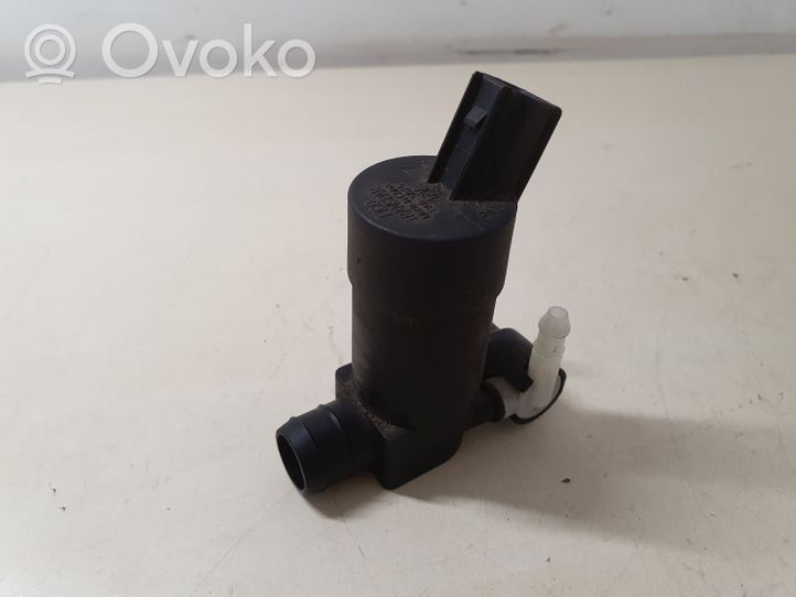 Volvo C30 Pompe de lave-glace de pare-brise 1S7117K624