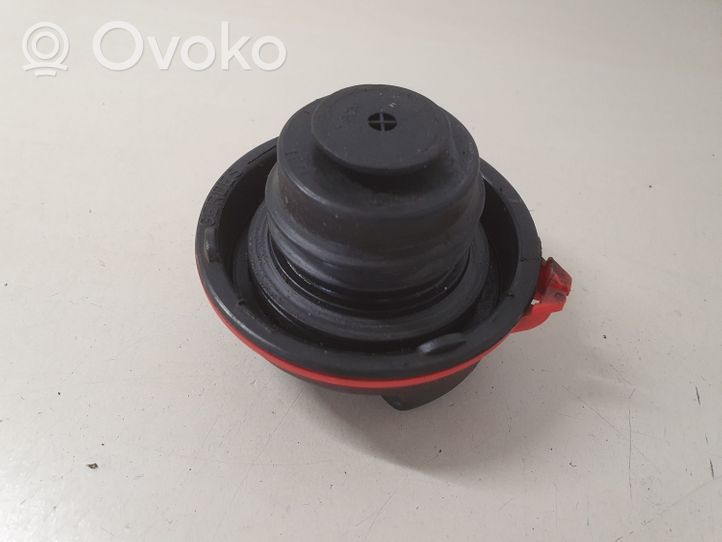 Opel Astra J Tappo del serbatoio del carburante 