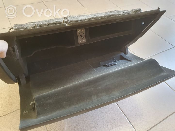 Audi A6 S6 C7 4G Hansikaslokerosarja 4G2857035