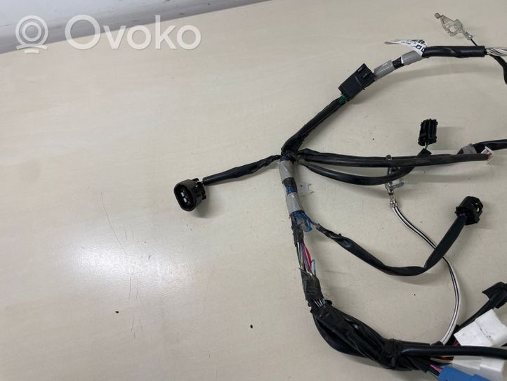 Toyota Avensis T270 Faisceau de câbles hayon de coffre 8218505140J