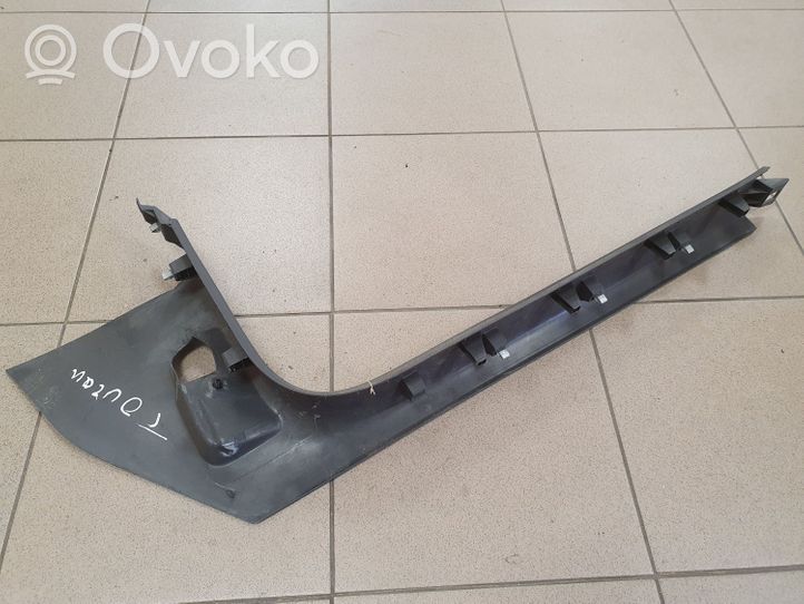 Volkswagen Touran I Moldura protectora del borde delantero 1T1863483C