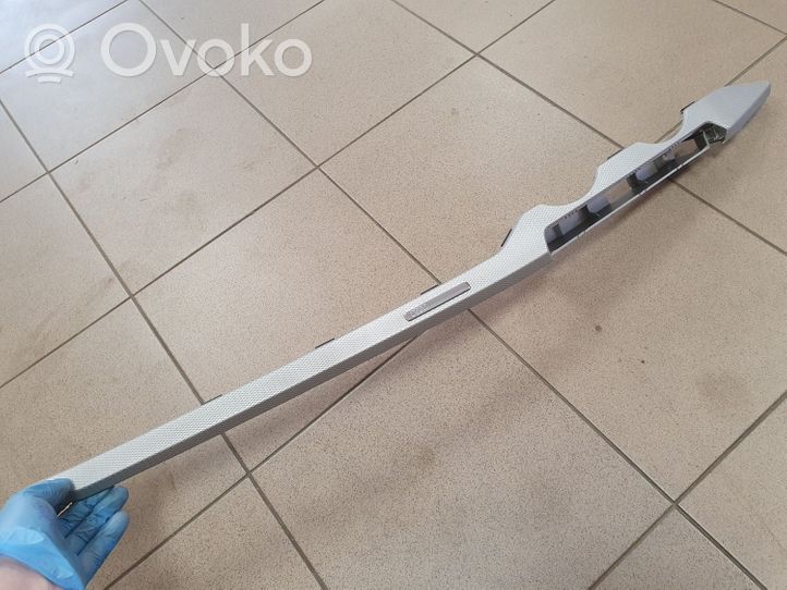 Audi Q2 - Rivestimento del vano portaoggetti del cruscotto 81C853189