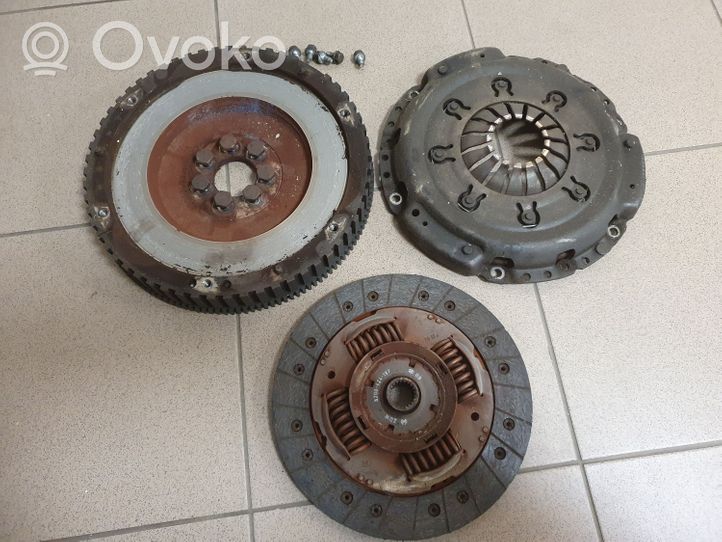 Opel Vivaro Clutch set kit 8200424197