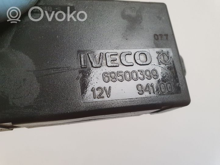 Iveco Daily 4th gen Oven keskuslukituksen ohjausyksikön moduuli 69500399