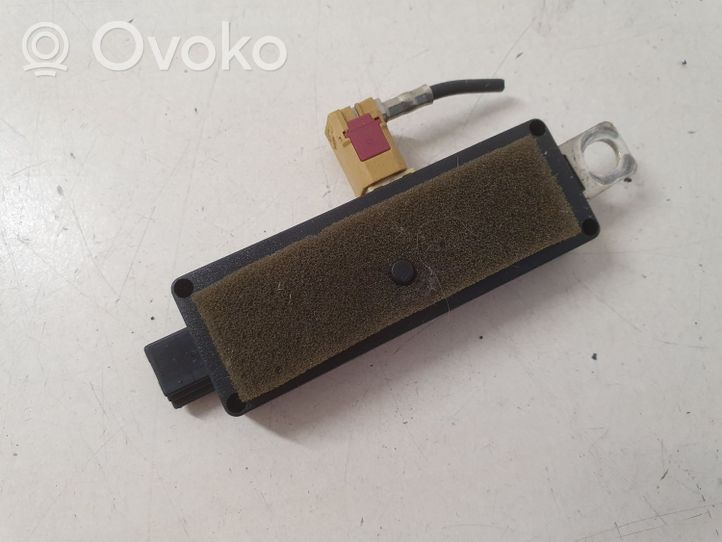 Volkswagen Multivan T5 Aerial antenna amplifier 7H5035577H