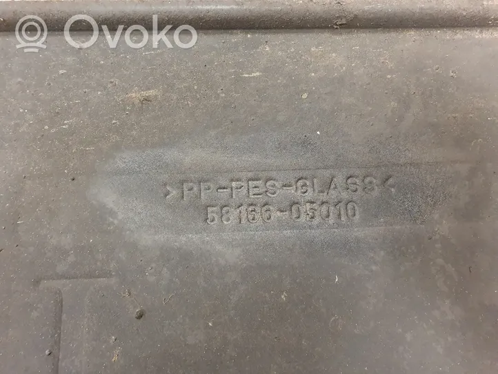 Toyota Avensis T270 Sānu apakšas aizsardzība 5816605010