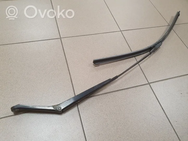 Peugeot 508 Front wiper blade arm 9686437680