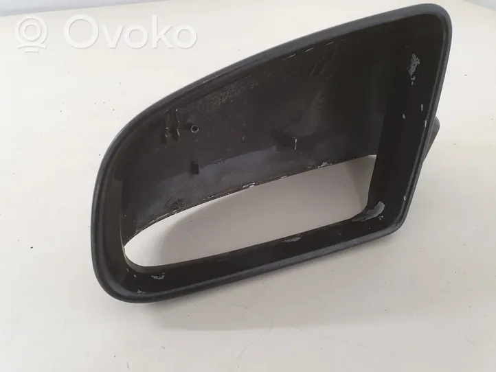 Audi A3 S3 8P Veidrodėlio plastikinė apdaila 