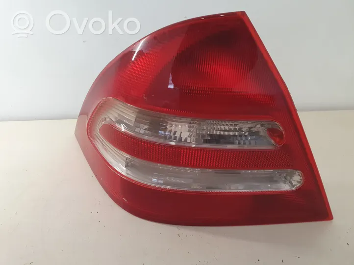 Mercedes-Benz C W203 Lampa tylna 