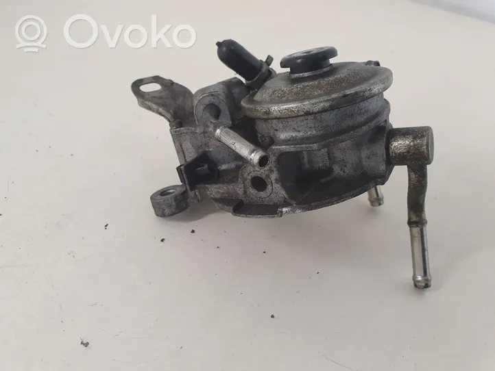 Toyota Avensis T270 Boîtier de filtre à carburant 233000R070