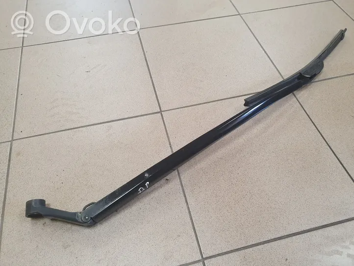 Toyota Auris 150 Priekinio stiklo valytuvų kojelė 3151820