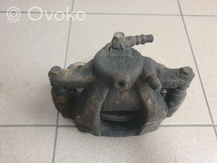 Toyota Auris 150 Front brake caliper 