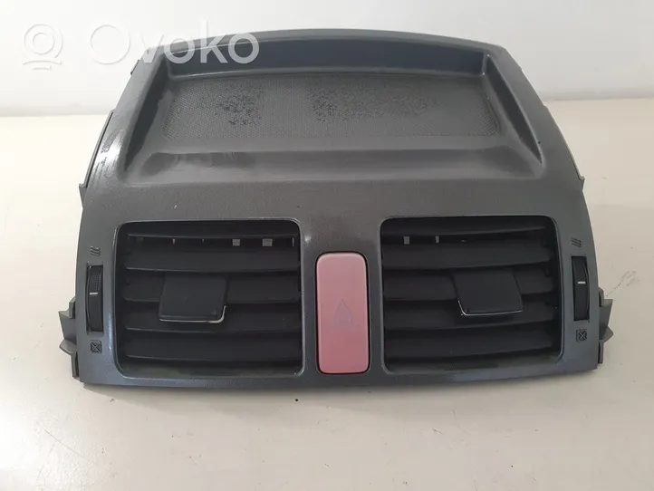 Toyota Auris 150 Griglia di ventilazione centrale cruscotto 5567002130