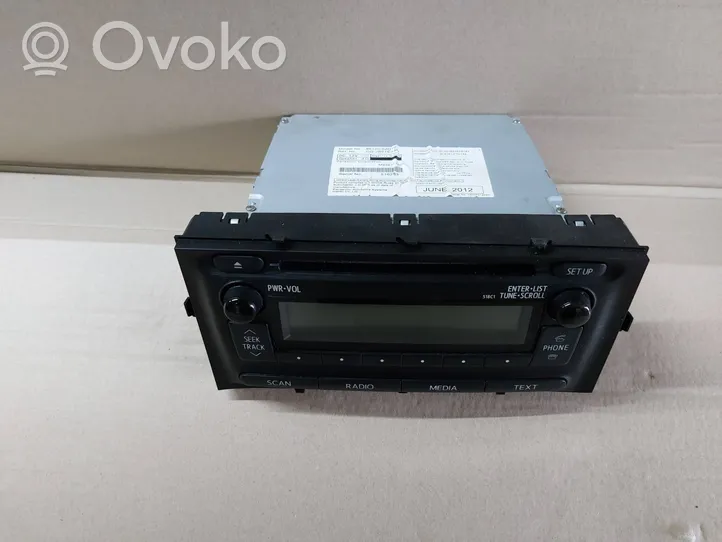 Toyota Prius c Panel / Radioodtwarzacz CD/DVD/GPS 8612052D10