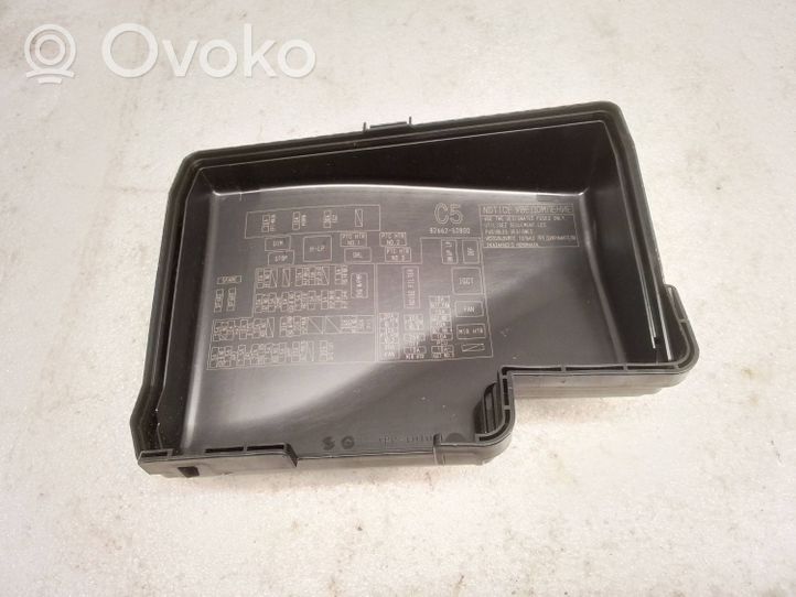 Toyota Yaris Couvercle de boîte à fusibles 8266252800