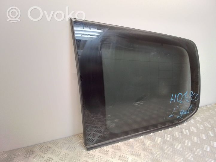 Toyota Land Cruiser (J200) Rear side window/glass 