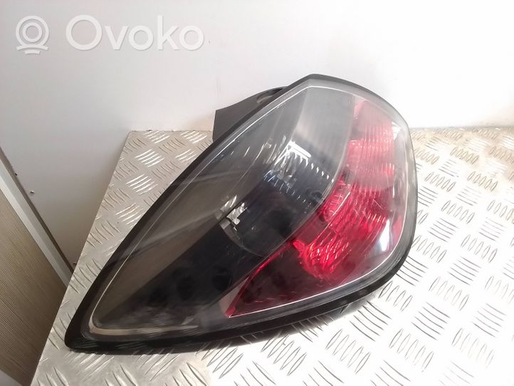 Opel Astra H Lampa tylna 24451832