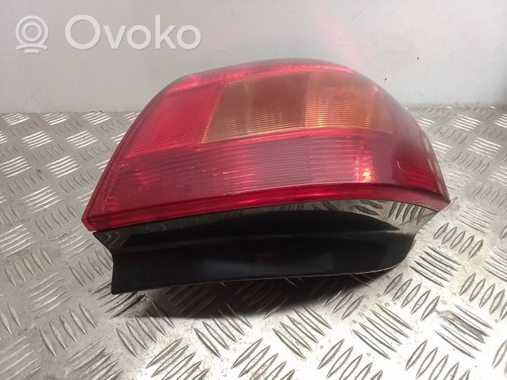 Toyota Corolla E120 E130 Lampa tylna 