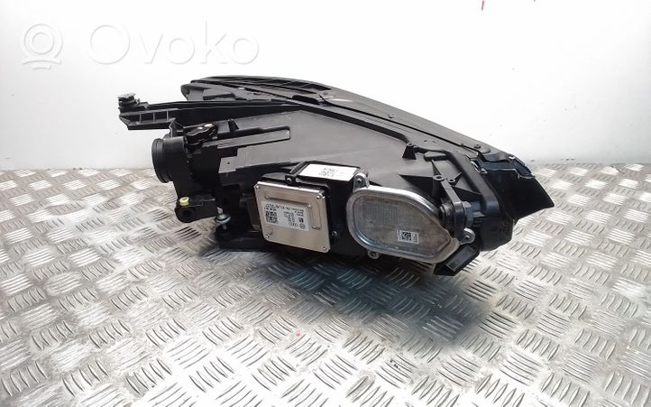 Volkswagen PASSAT B8 Lampa przednia 3G1941081J