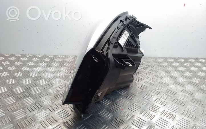 Mercedes-Benz A W176 Lampa przednia A1769067600