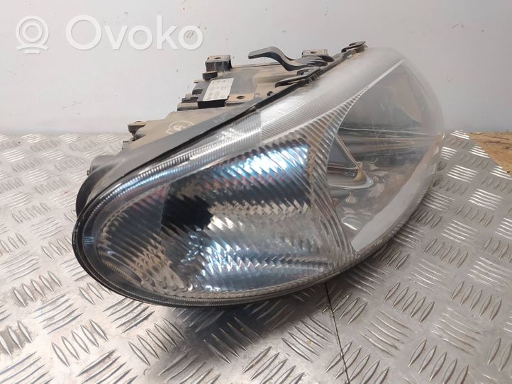 Chrysler Voyager Lampa przednia 5875200000