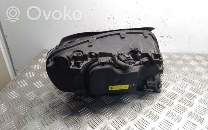 Volvo S80 Lampa przednia 31214347