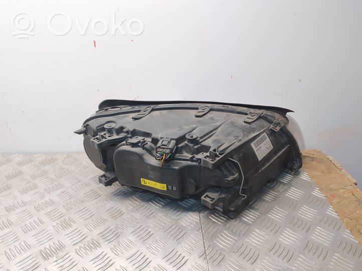 Volvo S80 Lampa przednia 31214347