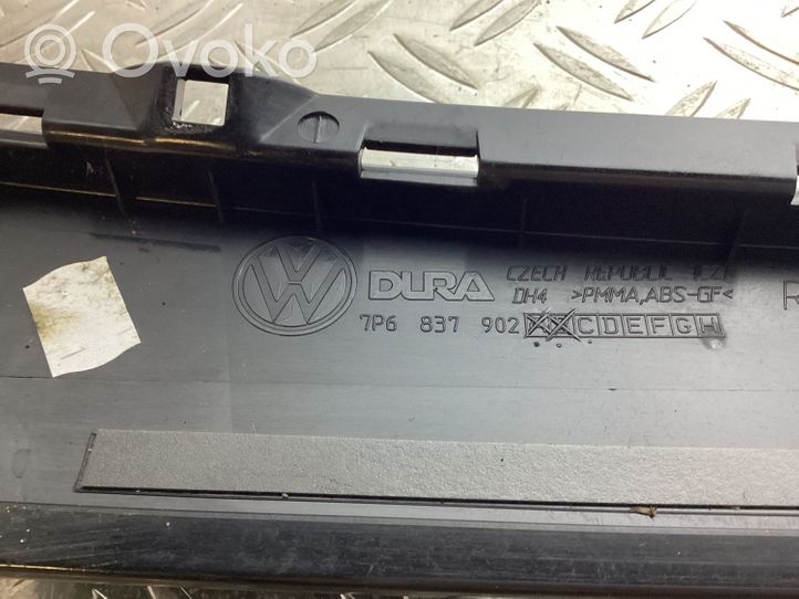 Volkswagen Touareg II Rivestimento modanatura del vetro della portiera anteriore 7P6837902