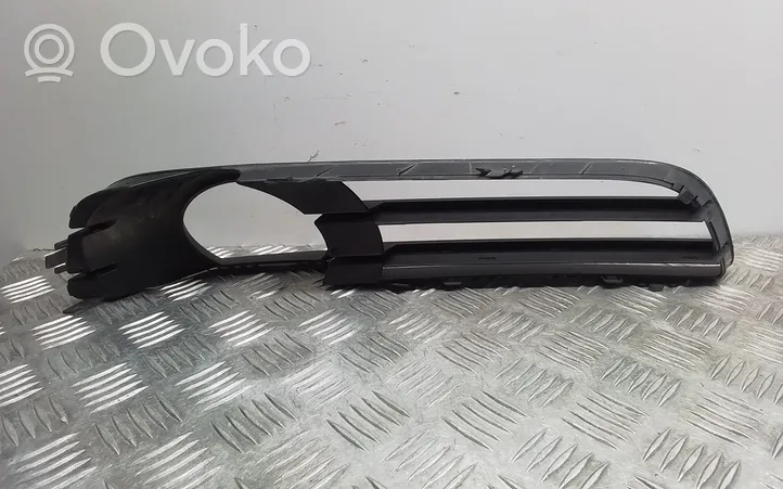 Audi Q7 4L Grille antibrouillard avant 4L0807676